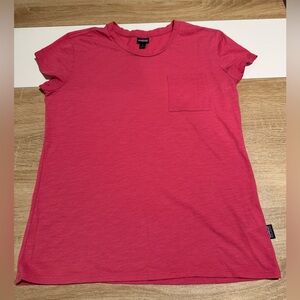 Patagonia Short Sleeve Pink T-Shirt size small